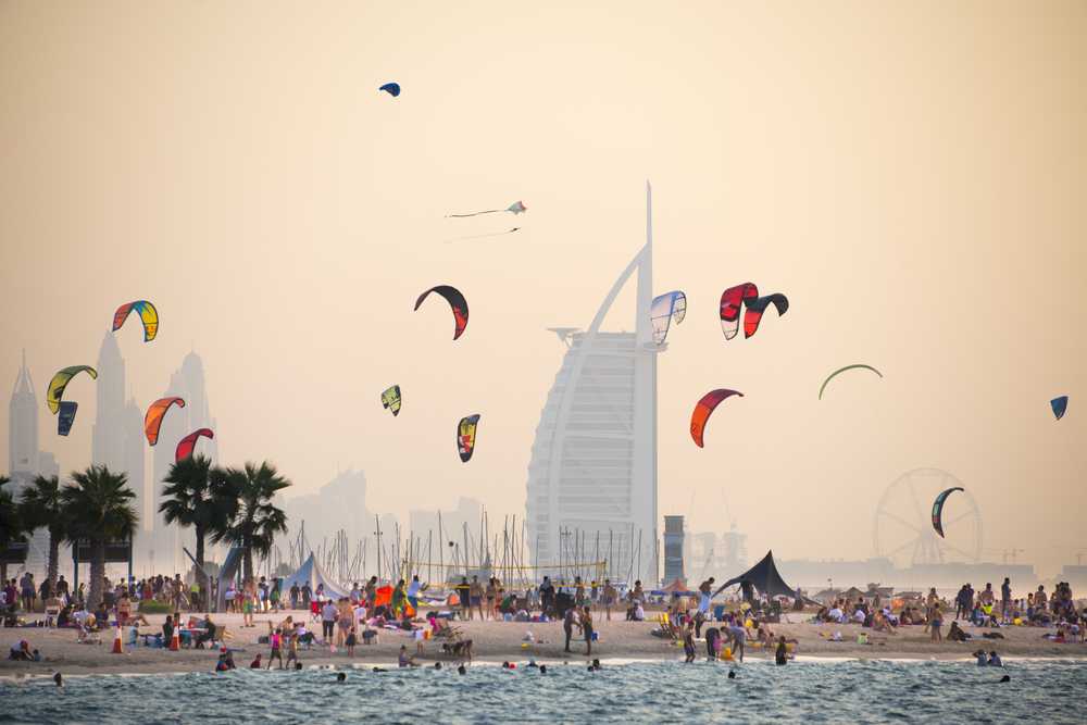 شاطئ كايت بيتش دبي أفضل شواطئ دبي.