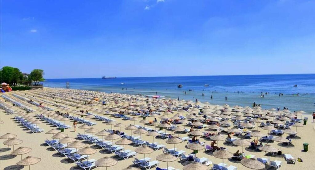 يعتبر شاطئ بيكوش من أفضل شواطئ اسطنبول اوربا