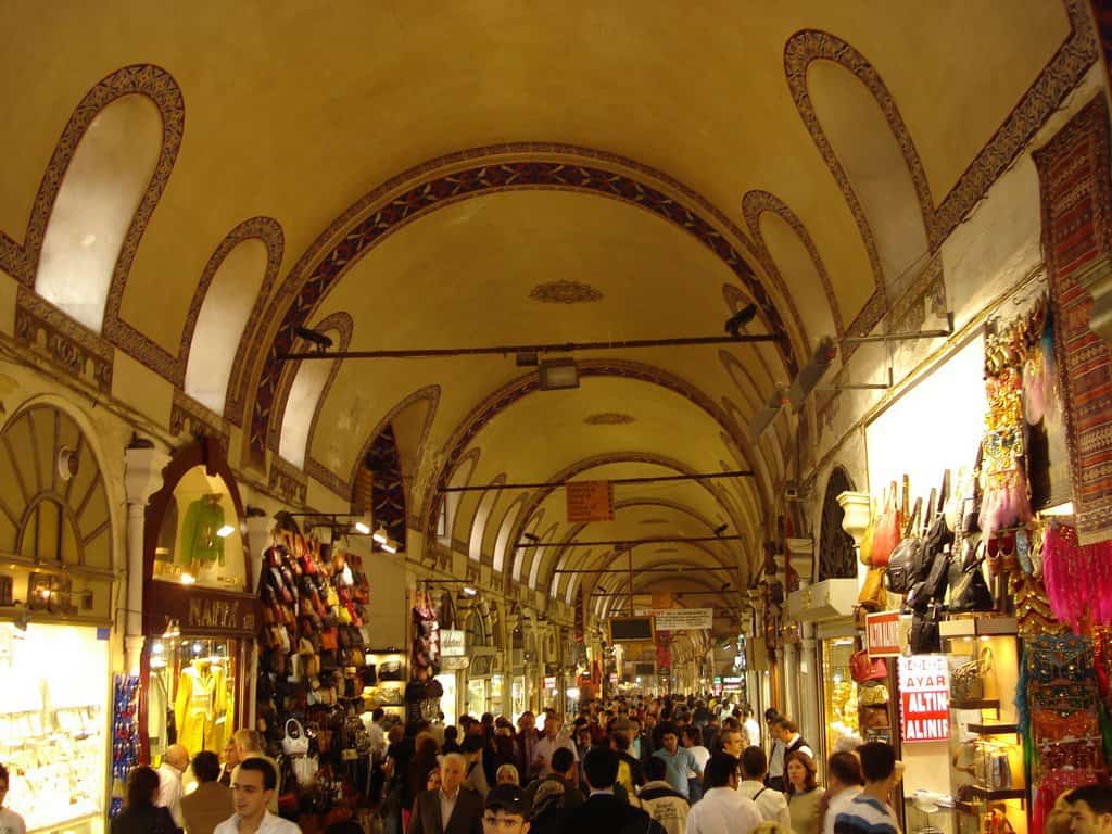 سوق بيازيت إسطنبول من الأسواق الشعبية في إسطنبول المميزة.