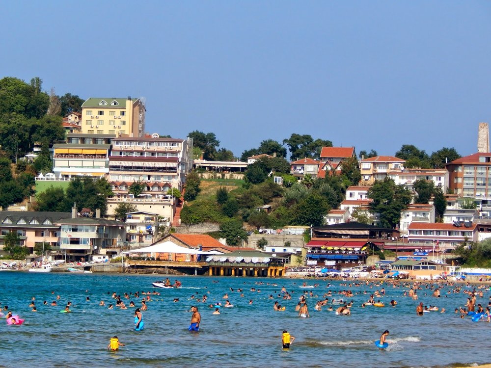 شاطئ كيليوس إسطنبول يُعد واحد من أجمل الشواطئ في إسطنبول.