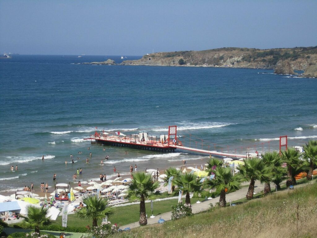 شاطئ سولار إسطنبول أجمل شاطئ في اسطنبول.  