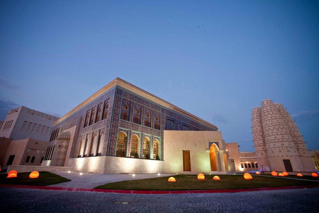 الحي الثقافي كتارا من اجمل مناطق سياحية في قطر.