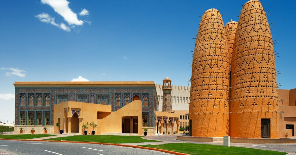 قرية كتارا الثقافية من أفضل الأماكن في قطر للشباب.