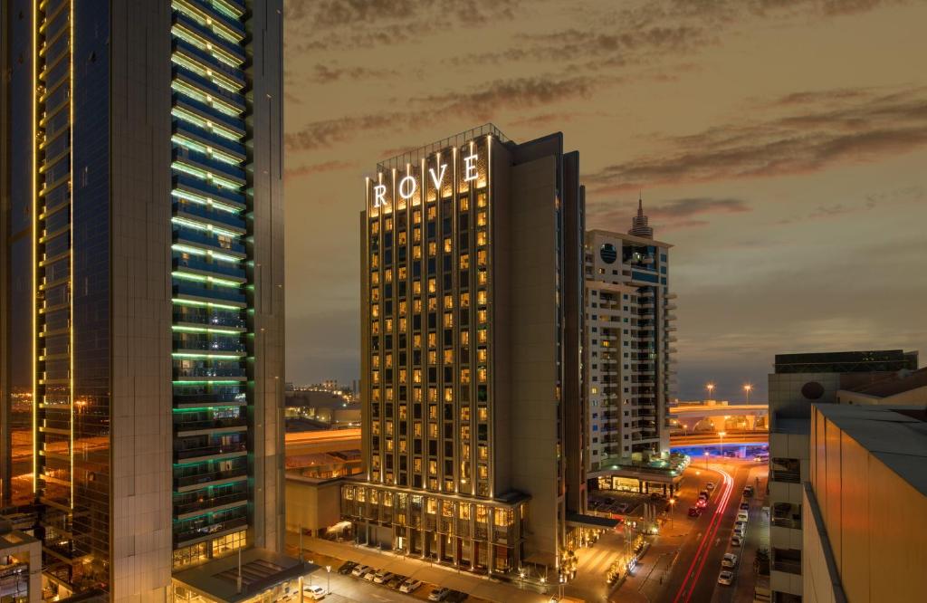 فندق روف دبي مارينا من فنادق ثلاث نجوم دبي المعروفة