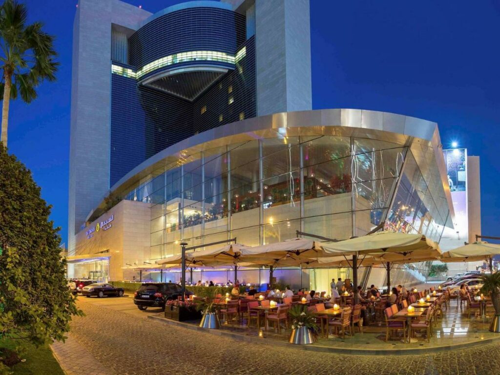 يعد فندق لاسيجال قطر من أجمل فنادق السد قطر.