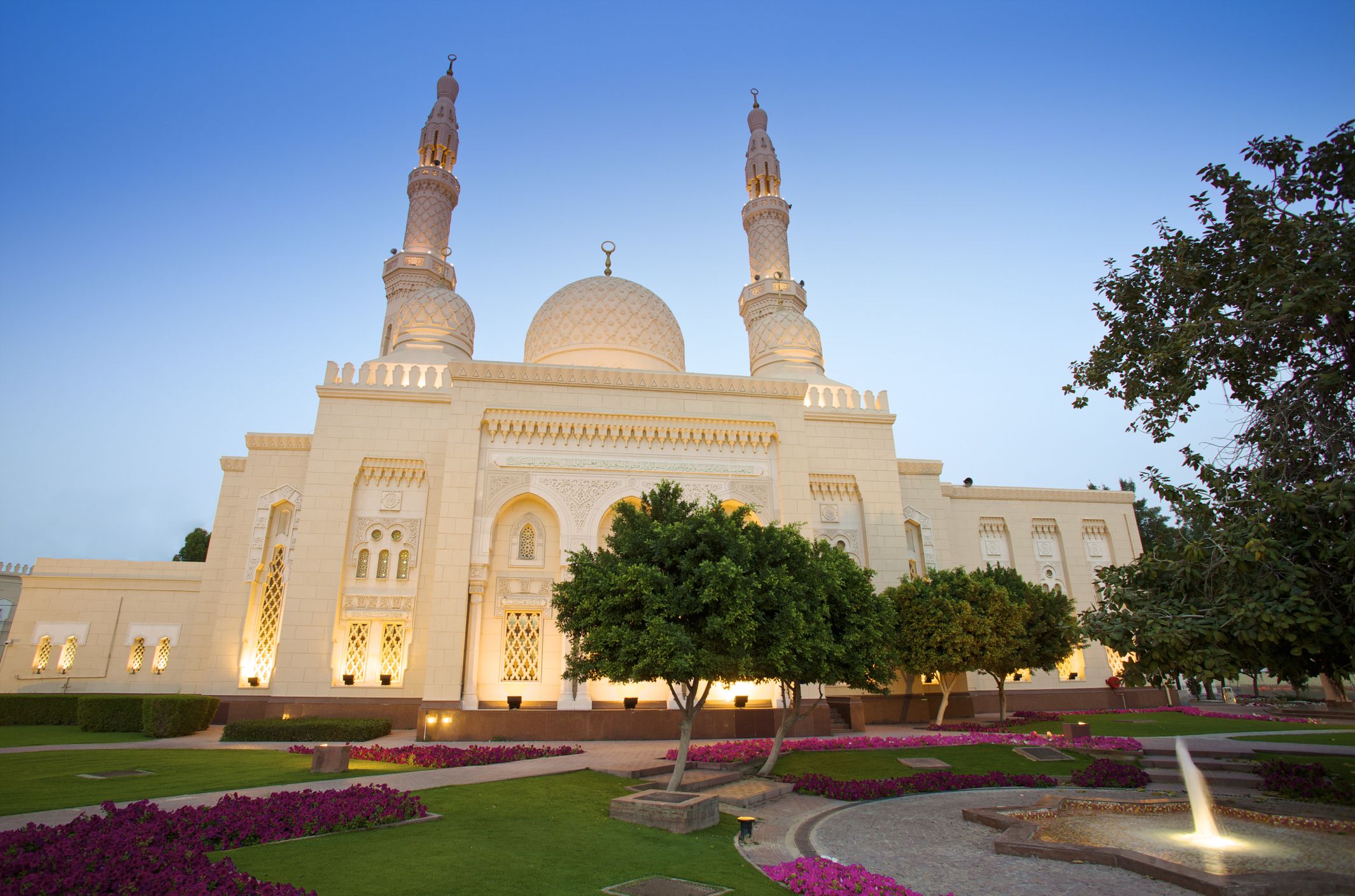 مسجد جميرا الكبير معالم سياحية دبي
