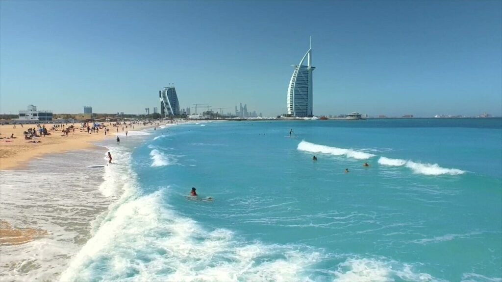 شاطئ الجميرا شواطئ السباحة في دبي