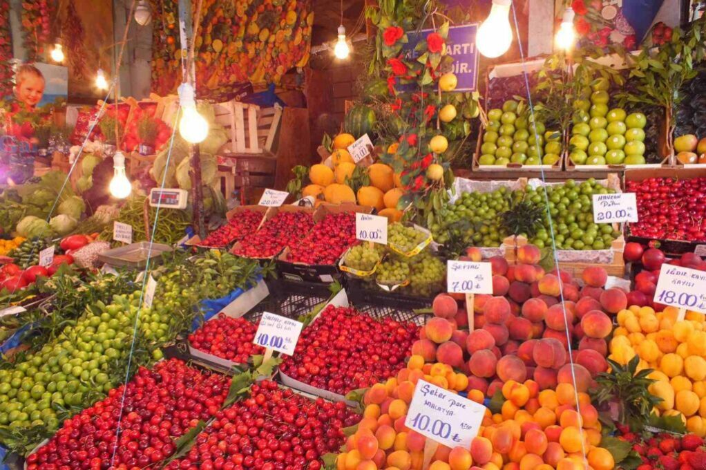 يُعد سوق كاديكوي إسطنبول من أرخص أسواق في إسطنبول.