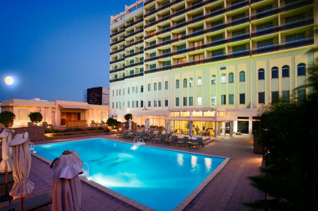 يعد فندق ميركيور جراند قطر من أشهر فنادق مشيرب.
