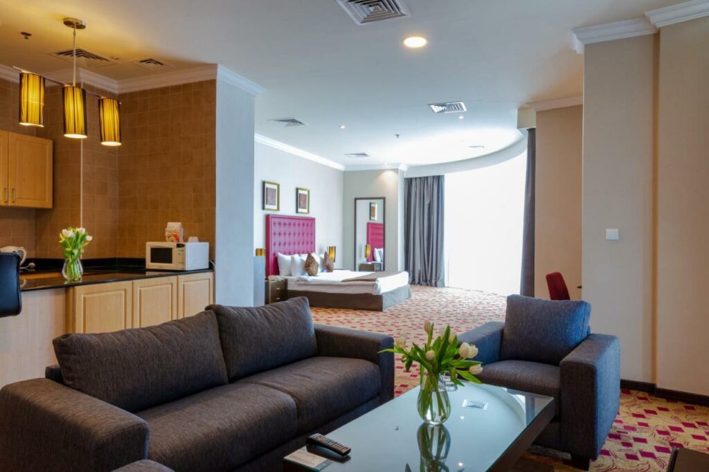 يُعتبر فندق كينجز جيت قطر من أبرز فنادق الدوحة الكورنيش.