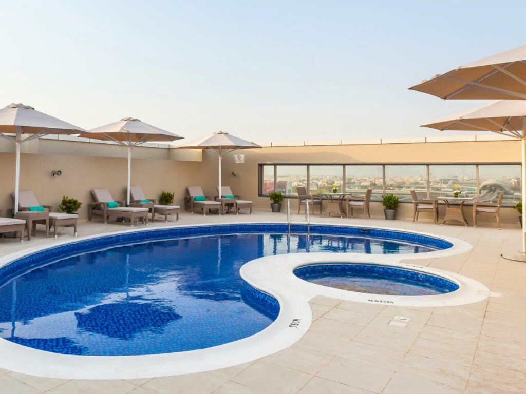 فندق فلورا البرشاء هو أحد أشهر فنادق البرشاء في دبي.
