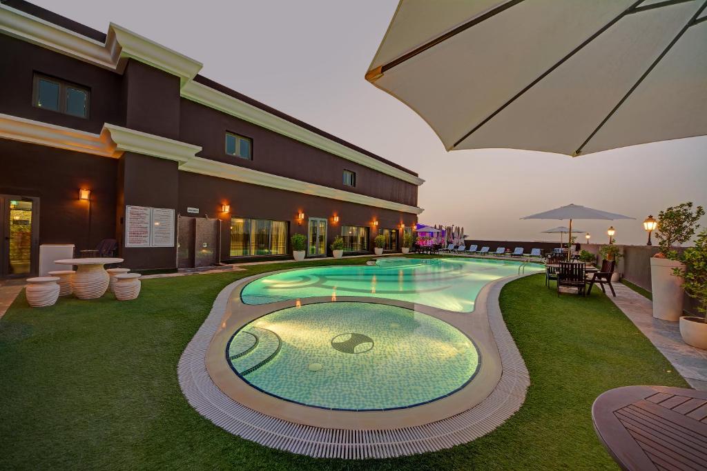 فندق رويال اسكوت دبي من فنادق بر دبي الفاخرة