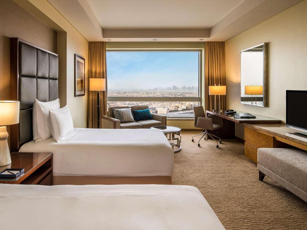 من أشهر فنادق دبي الديرة فندق سويس أوتيل الغرير دبي.
