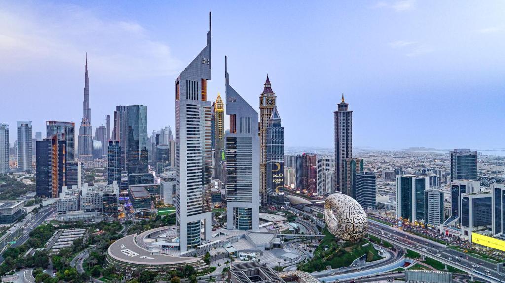 فندق أبراج الامارات أشهر فنادق دبي 5 نجوم