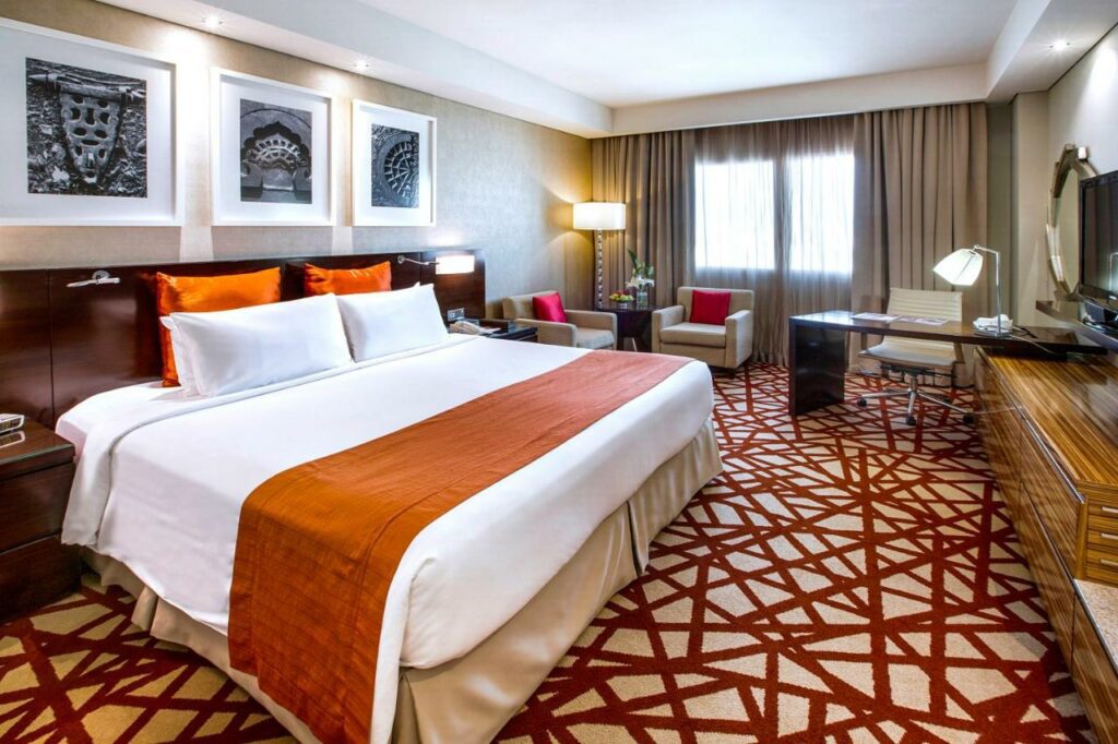 يعد فندق كراون بلازا ديرة من أفضل الفنادق في ديرة دبي