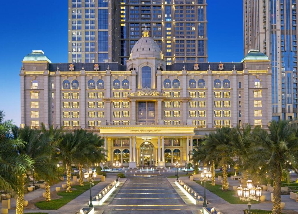 فندق الحبتور بالاس دبي أحد أفخم فنادق شارع الشيخ زايد دبي
