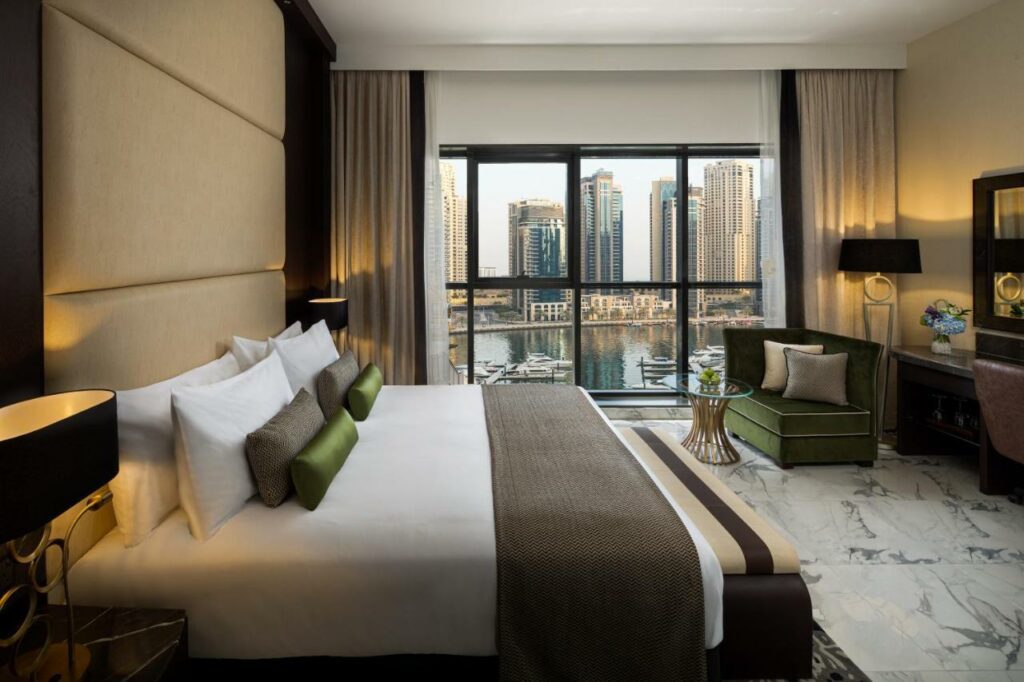 فندق ميلينيوم دبي مارينا أحد أرقى فنادق في دبي شارع الشيخ زايد
