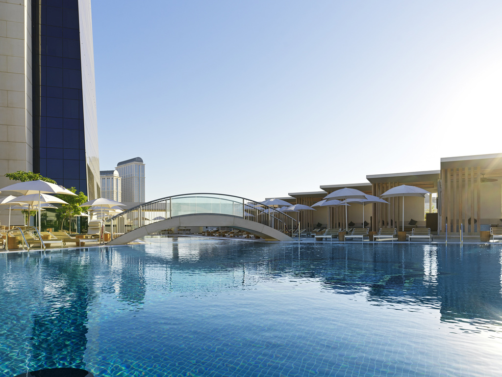 فندق سوفتيل اوبليسك دبي احد أفضل الفنادق في دبي للعوائل
