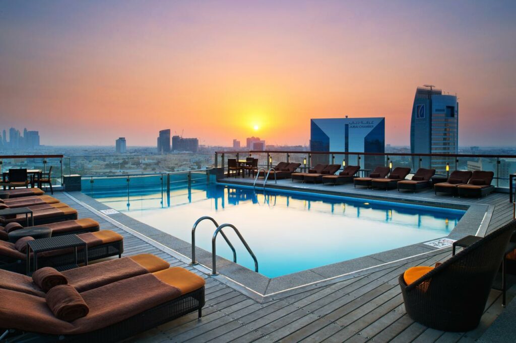 فندق جولدن ساندز خور دبي هو واحد من أفضل فنادق دبي للعائلات

