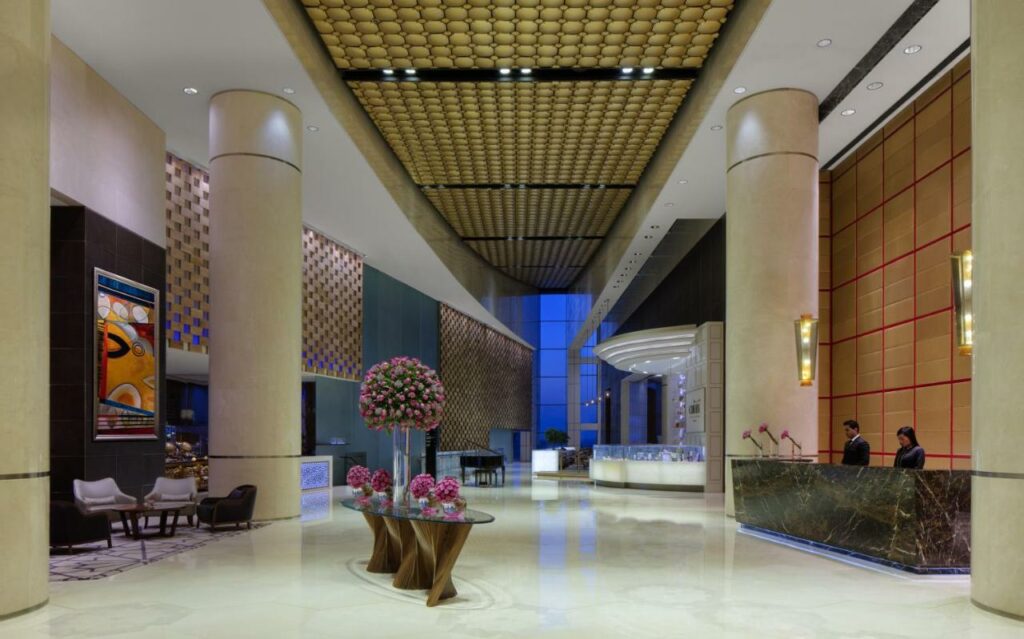 فندق انتركونتيننتال دبي فيستيفال سيتي الأول في الأختيار لأنه أفضل فندق في دبي للعوائل
