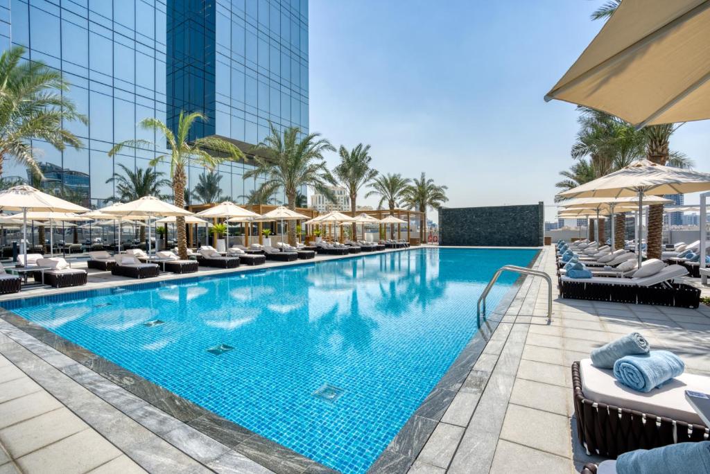ذا فيرست كوليكشن قرية جميرا يعد من أحسن فنادق دبي.
