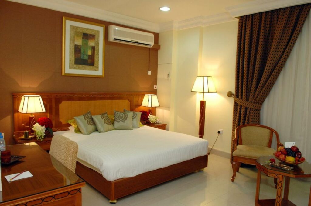 فندق المنتزه بلازا الدوحة أحد أشهر فنادق الدوحة 3 نجوم.