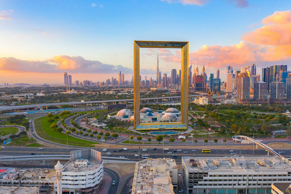 برواز دبي أشهر المعالم في دبي
