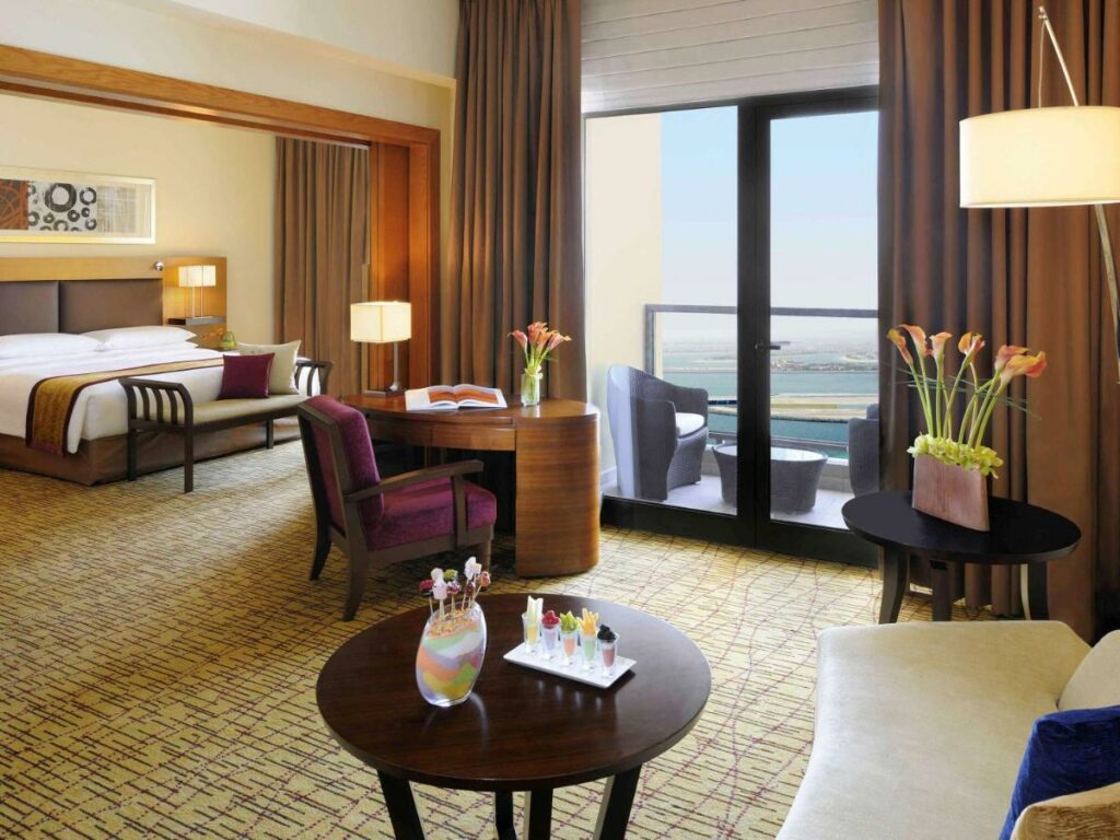 فندق موفنبيك جميرا بيتش من أشهر فنادق جي بي آر دبي.