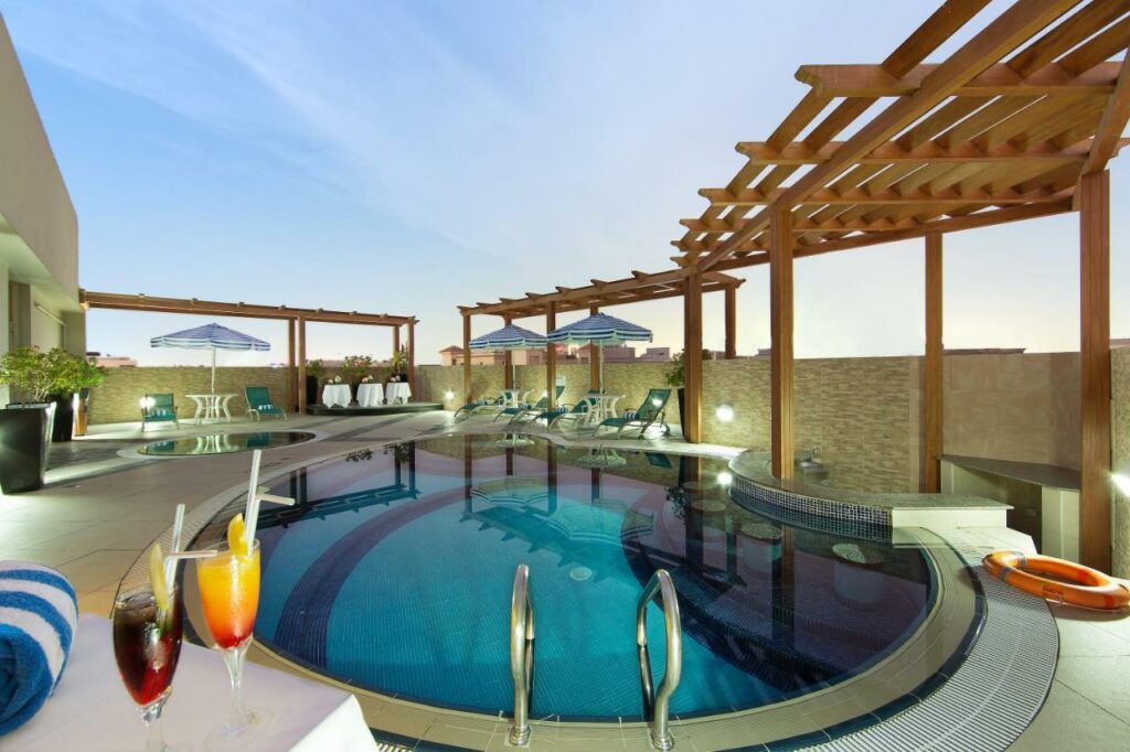 فندق لوتس جراند من أشهر فنادق الرقة دبي.