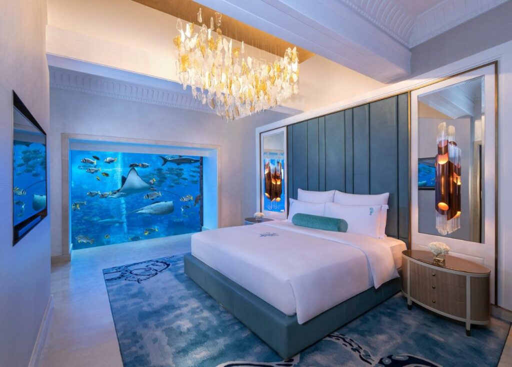 فندق الاتلانتس دبي هو فندق في دبي مع العاب مائية.