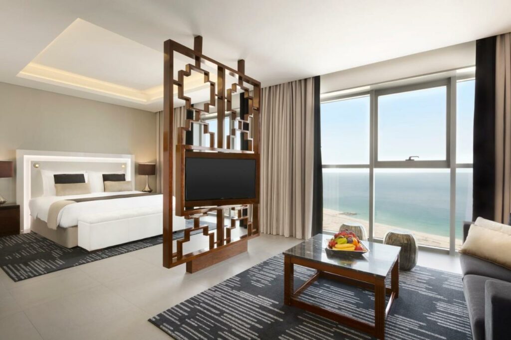 يُصنف فندق ويندهام دبي مارينا أنه أحد أفضل فنادق على البحر