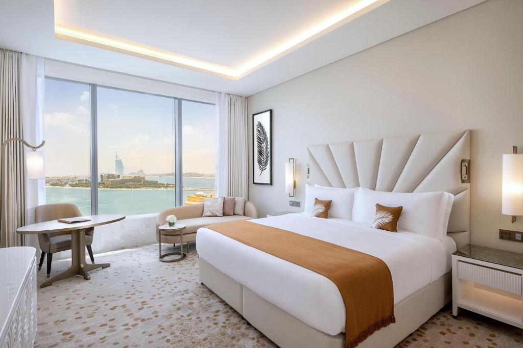 فندق سانت ريجيس النخلة من أفخم فنادق ع البحر في دبي