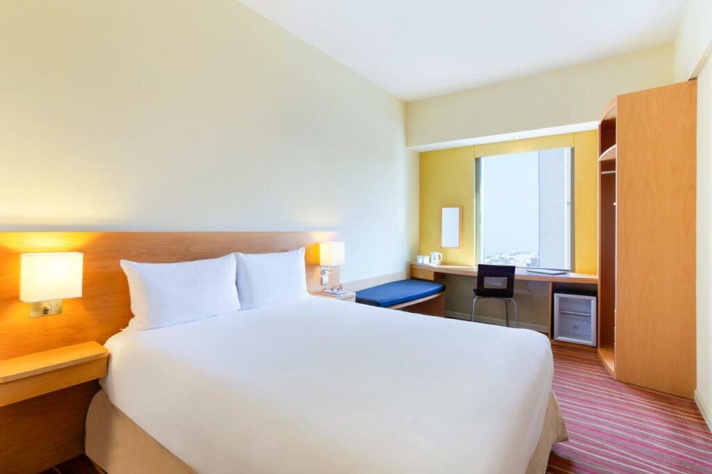 يُعد فندق إيبس الرقة دبي أحد أفضل فنادق الرقة دبي