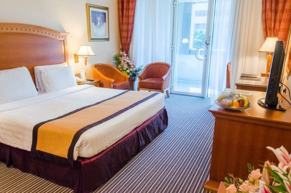 فندق سيتي افينيو الرقة يُعد من فنادق ديرة دبي 3 نجوم.