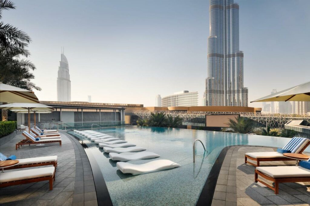 فندق العنوان بوليفارد أفخم فنادق في داون تاون دبي.
