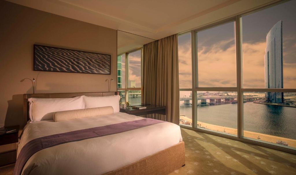 فندق انتركونتيننتال ريزيدنس فيستيفال دبي هو أفخم فنادق بالقرب من فستيفال سيتي دبي.
