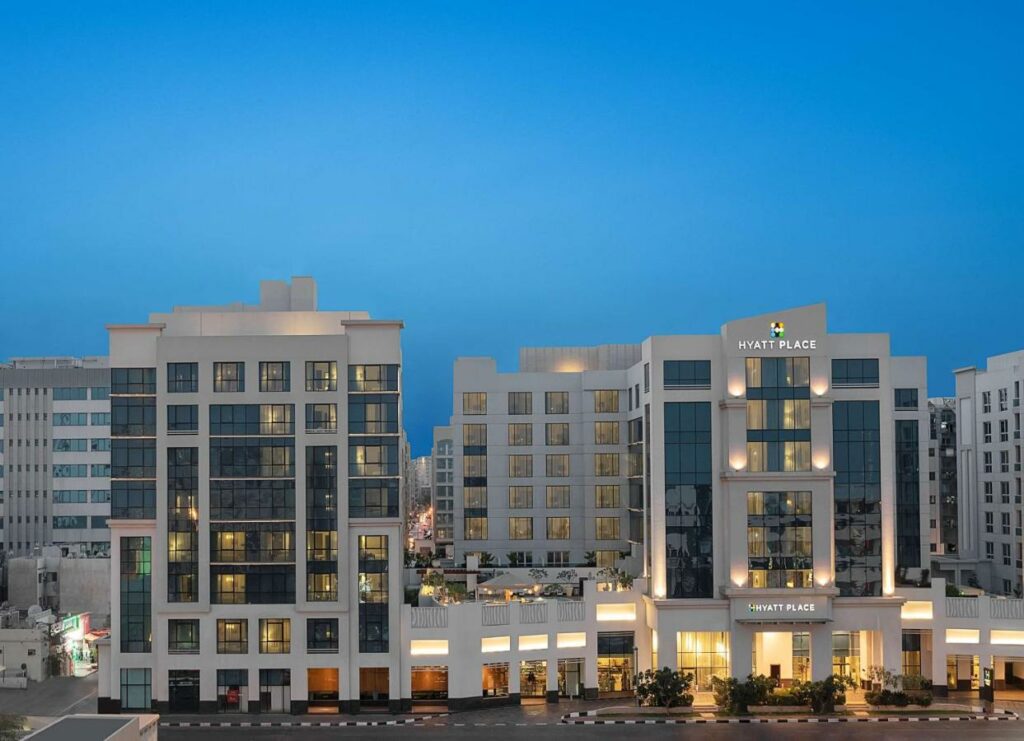 من أحسن شقق فندقية المرقبات دبي هو فندق حياة بليس دبي الرقة.
