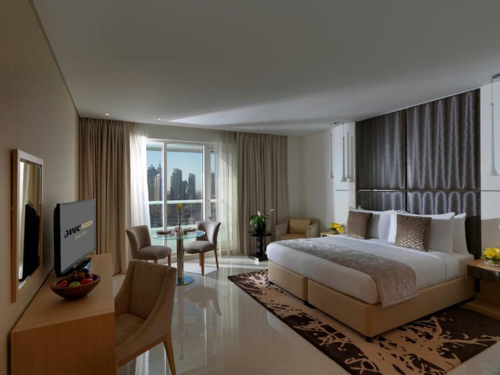يعتبر داماك ميزون كانال فيو أحد أشهر  شقق فندقية بالقرب من برج خليفة.