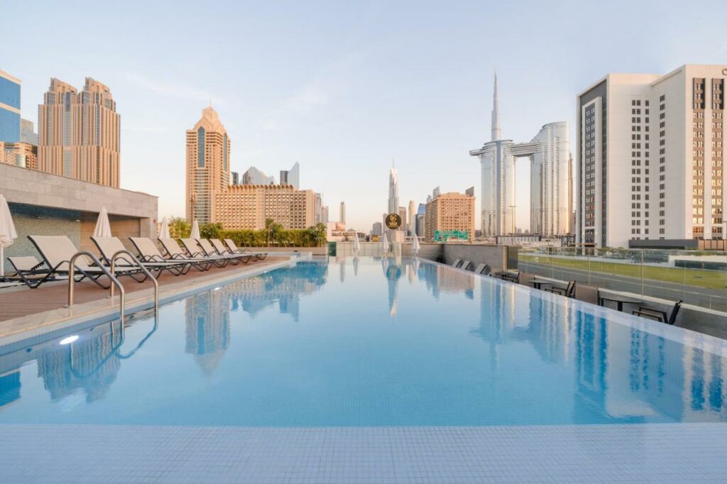 من أفخم شقق فندقية في دبي قريبة من برج خليفة  هو فندق سوندر داون تاون دبي.
