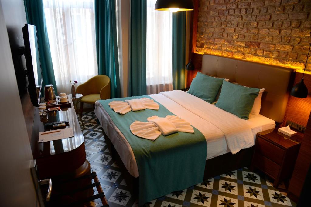 يعد  بيرا لونا ريسيدنس من أشهر فنادق في تقسيم إسطنبول.