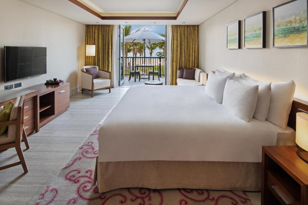 يعد فندق جيه ايه بالم تري كورت من أفضل فنادق جبل علي دبي.