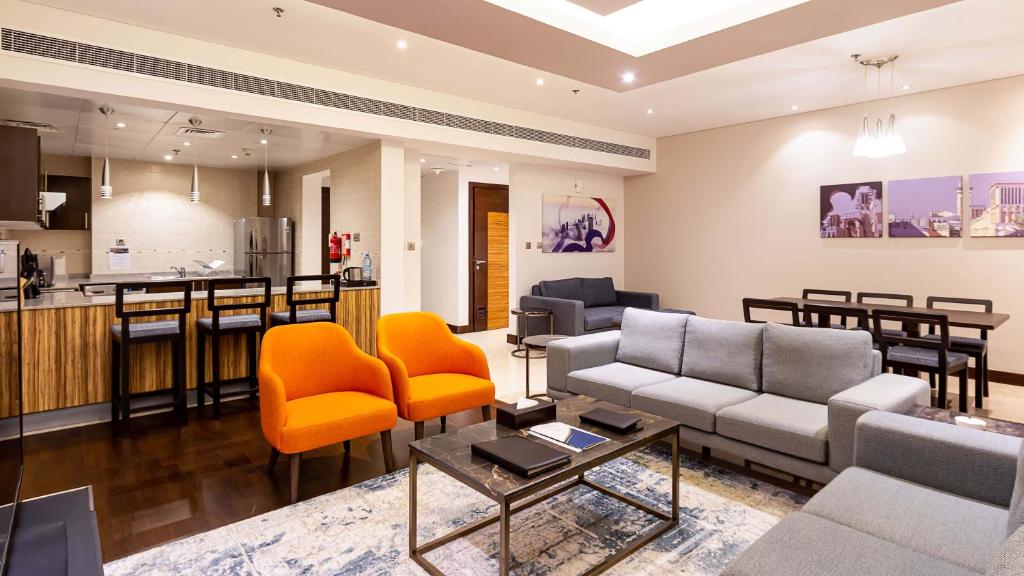 فندق سيتي بريميير أحد شقق فندقية فخمة في دبي.