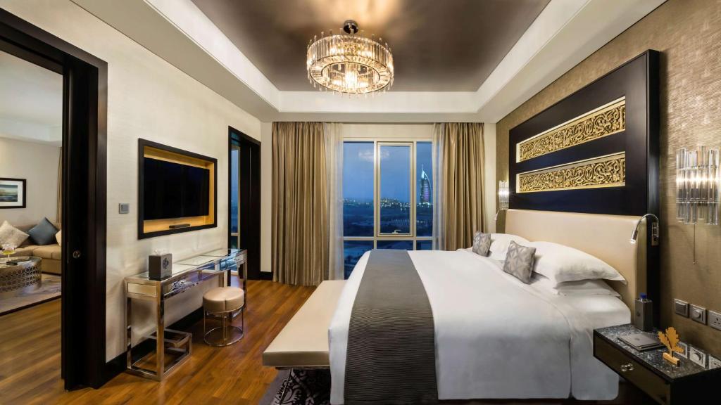 يعد فندق كمبينسكي مول الإمارات من أفضل شقق مفروشة دبي شارع الشيخ زايد