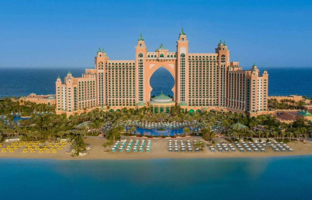 فندق الاتلانتس دبي يصنف من افضل منتجعات دبي للعرسان.