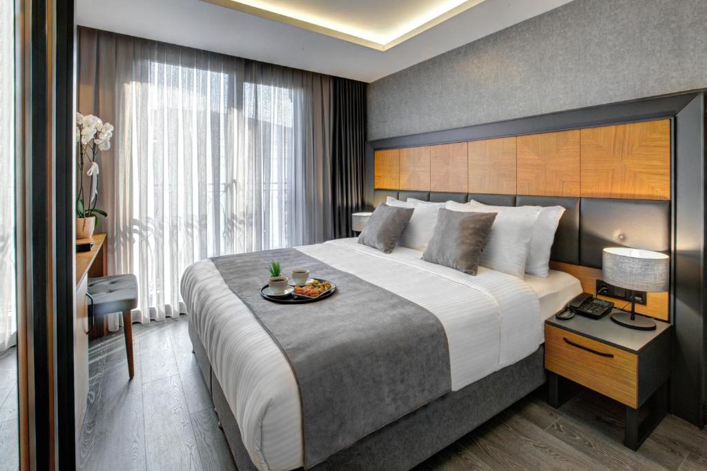 من أهم فنادق منطقة الفاتح إسطنبول هو فندق نو 12 السلطان احمد.
