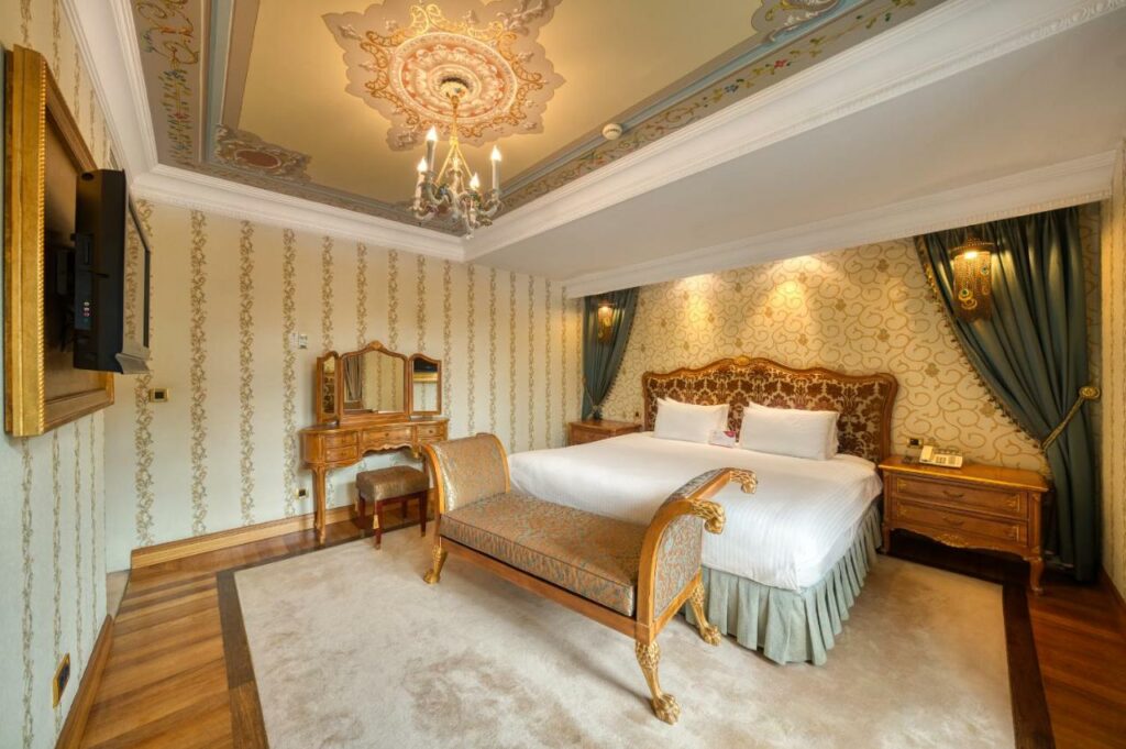 فندق كراون بلازا إسطنبول من اجمل فنادق 5 نجوم في إسطنبول السلطان أحمد