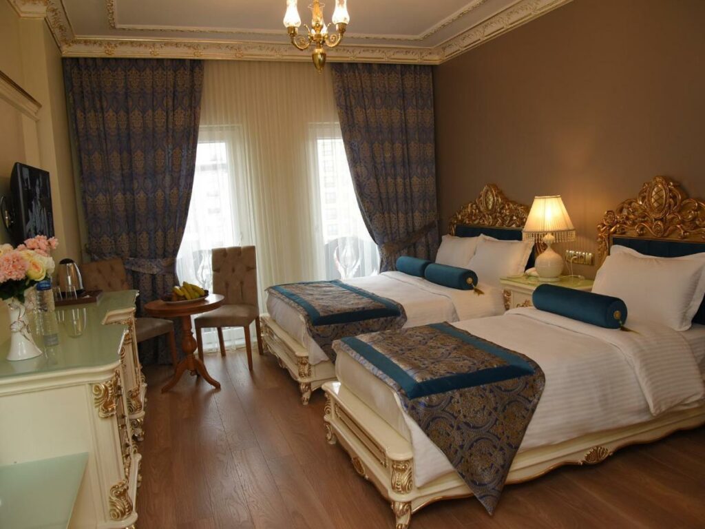 من أجمل فنادق في الفاتح هو فندق استاسيون في إسطنبول.
