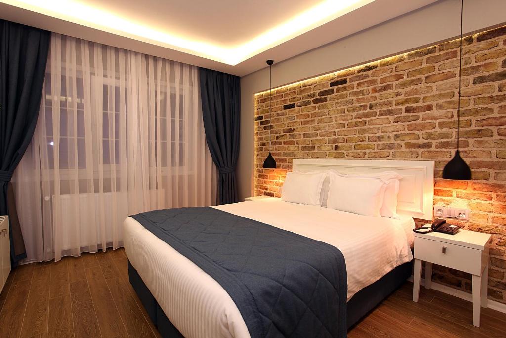 فندق تقسيم سانتا لوسيا هو أحد أفضل فنادق في منطقة تقسيم إسطنبول.
