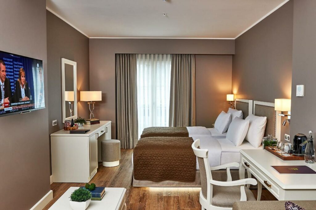 فندق ريناتا البوتيكي شيشلي أحد أهم فنادق في شارع عثمان بيه إسطنبول