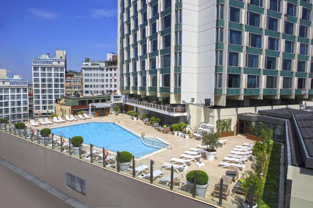يعد فندق مرمرة تقسيم من أشهر فنادق إسطنبول.